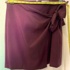 🎗LOFT OUTLET 💫faux wrap maroon skirt.‼️